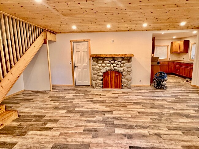 Building Photo - 25890 Wayne Rd