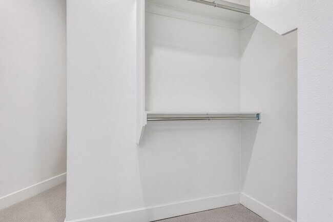 Building Photo - Special Offer!