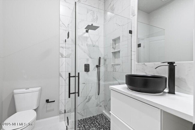 Building Photo - 5405 Heckscher Dr