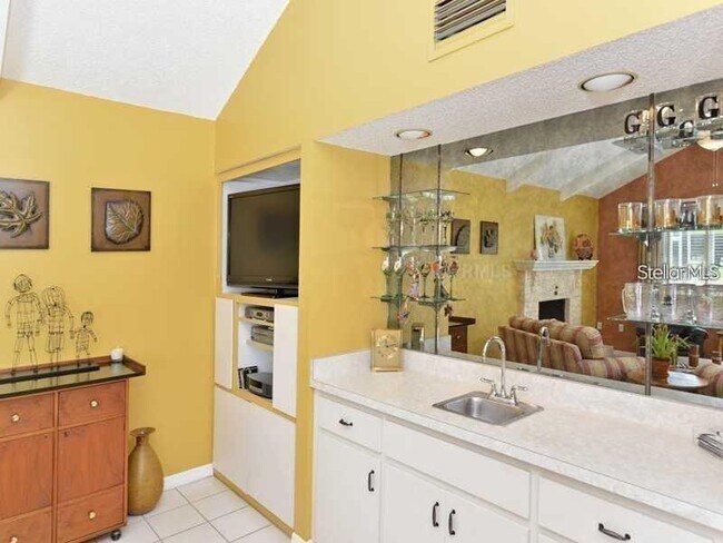 Building Photo - 4841 Palm Aire Dr