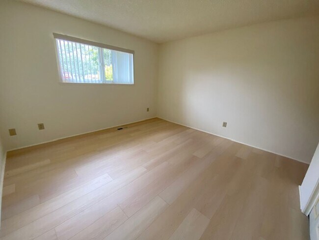 Building Photo - 11755 Tam O'Shanter Dr