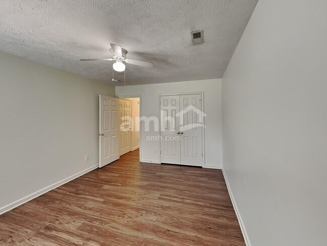 Building Photo - 212 Parrish Pl