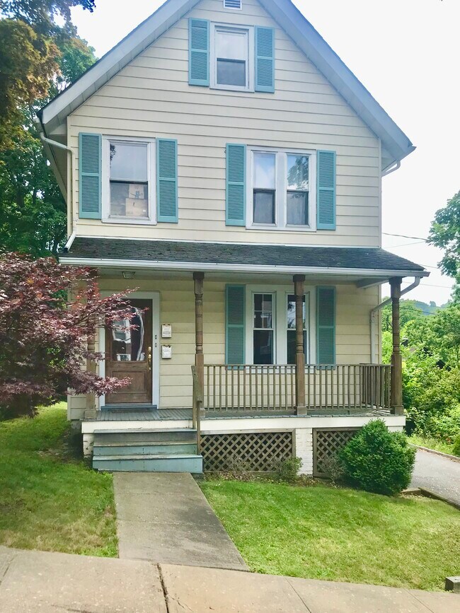 Building Photo - 11 Cherry St