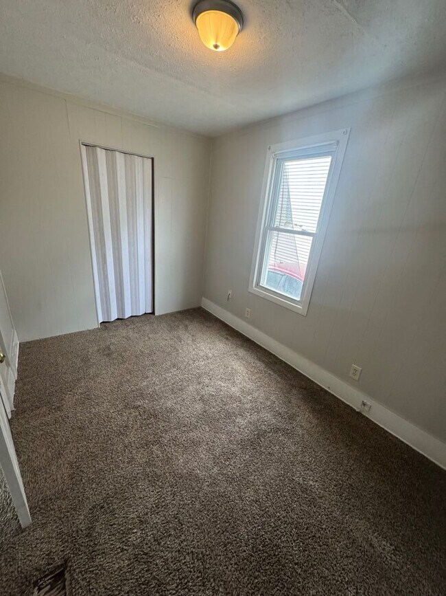 Building Photo - 3039 W 51st St