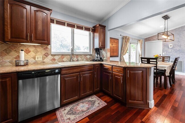 Building Photo - 670 NW 16th St