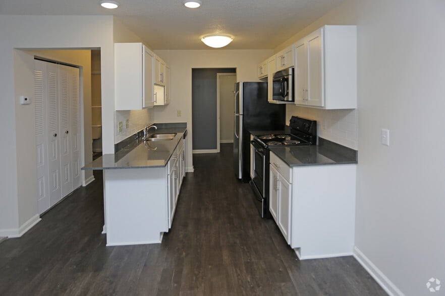 Interior Photo - Astor Place of Edina