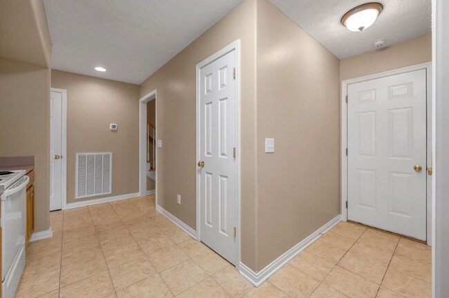 Building Photo - 1022 Fiddler Creek Way