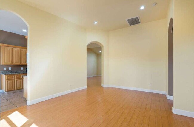 Building Photo - 2621 Mysin Way