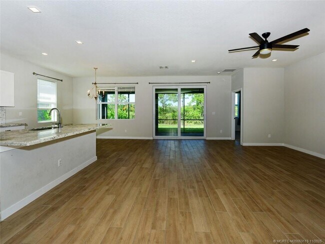 Building Photo - 4554 NW King Ct