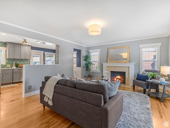 Building Photo - Great Sugerhouse Home Now Available!