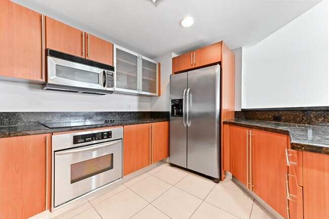 Building Photo - 610 Clematis St