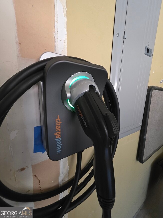 Building Photo - 520 Cornwallis Way