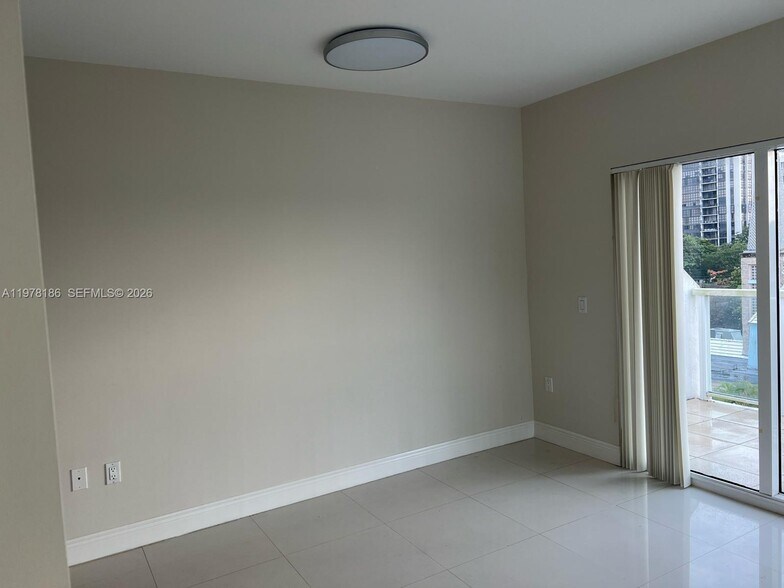 Building Photo - 1650 Brickell Ave