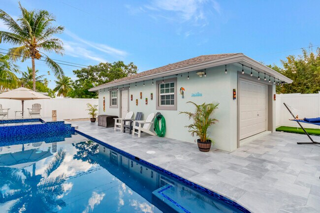 Building Photo - 310 Gulfstream Dr