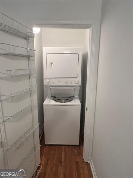 Building Photo - 323 8th St NE