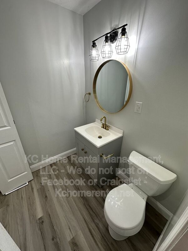 Building Photo - 5016 Norwood Ave