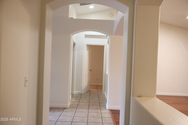 Building Photo - 5375 W Kaler Cir
