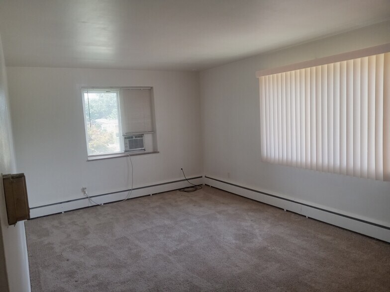 Living room - 5361 Plumridge Dr