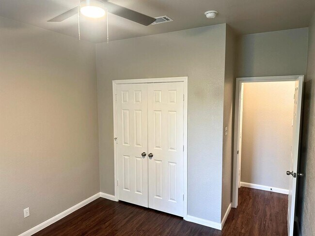 Building Photo - 1503 Cedar Park Dr