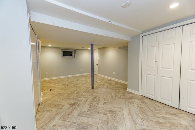 Building Photo - 58 Pillot Pl