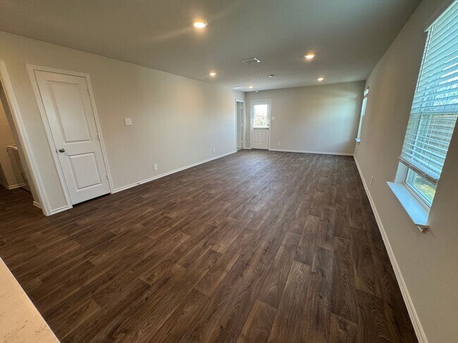Building Photo - 13922 Pease St