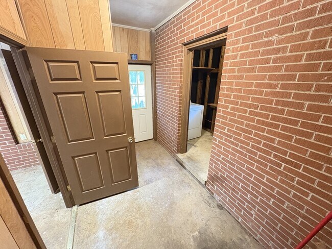 Building Photo - 650 Berkeley Dr