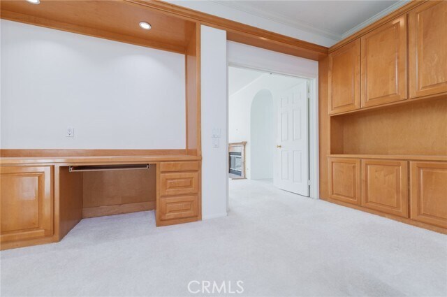 Building Photo - 22661 White Oaks