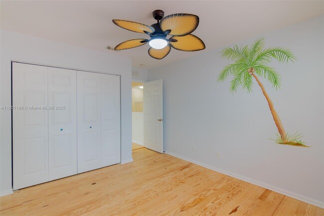 Building Photo - 9065 Silver Glen Way