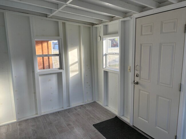 Building Photo - 39 Westphal St