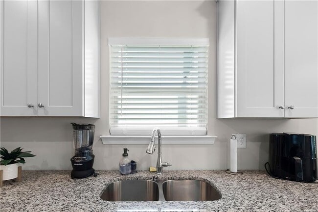 Building Photo - 224 Eva Wy