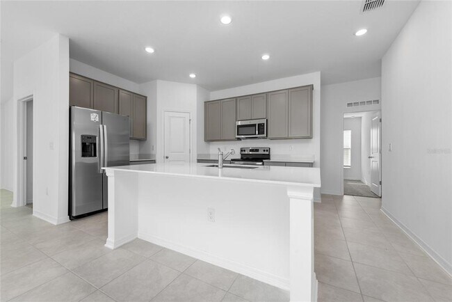 Building Photo - 338 Rustic Rail Dr