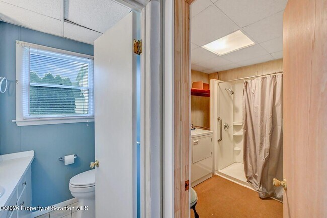 Building Photo - 454 Hickory St