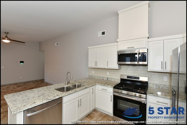 Building Photo - 13744 Flora Vista Ave