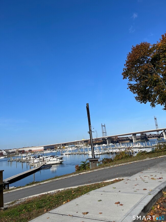 Building Photo - 657 Naugatuck Ave