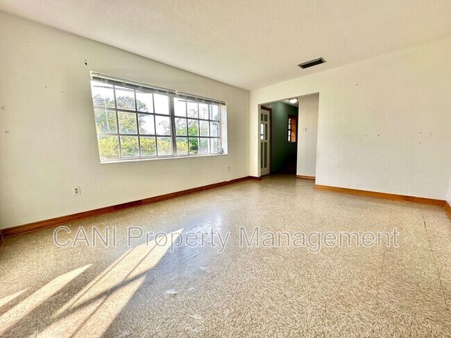 Building Photo - 575 E Compton Ct