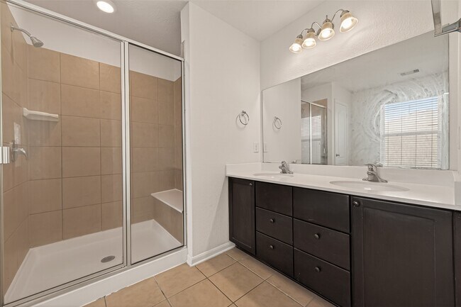 Building Photo - 18814 Bailey Oaks Ln