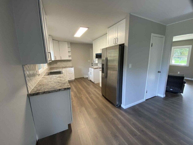 Building Photo - 412 Western Cir