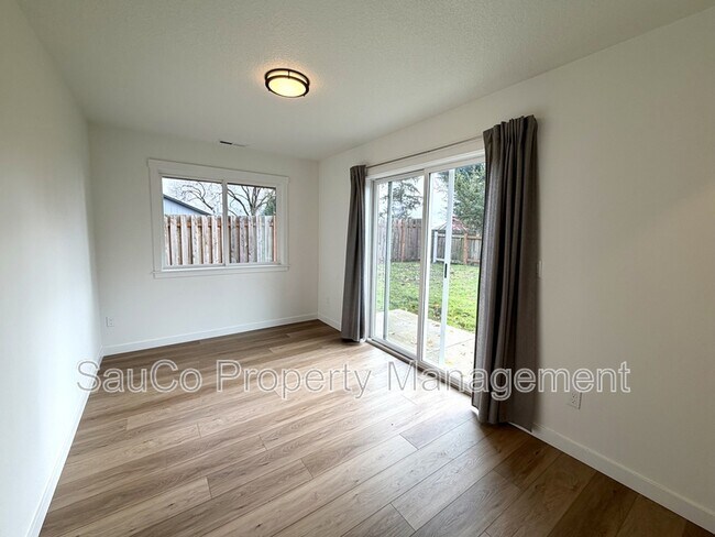 Building Photo - 254 N 1st St