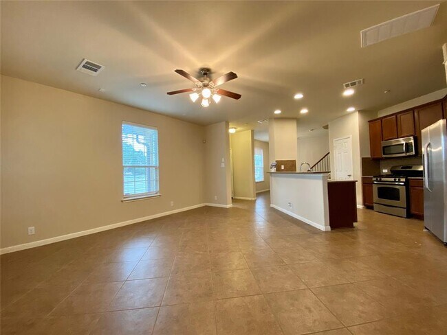 Building Photo - 1310 W Parmer Ln
