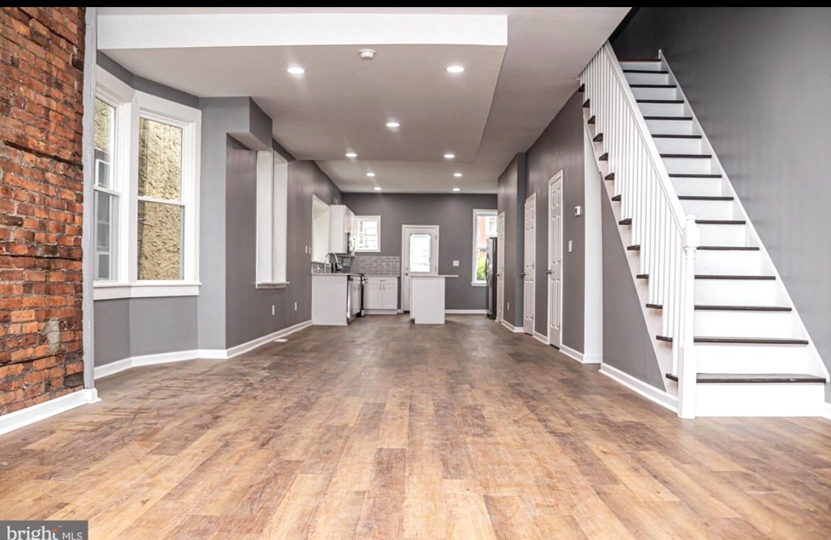 Building Photo - 5234 Walton Ave