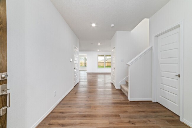 Building Photo - 7731 Coral Ky Dr