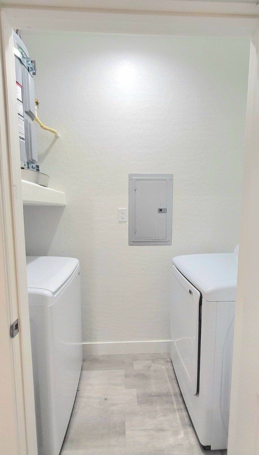 Building Photo - 1271 S Dandelion St