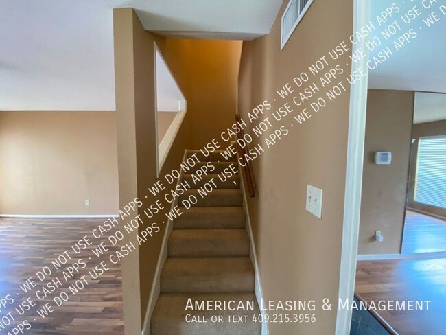 Building Photo - 945 Sunmeadow Dr