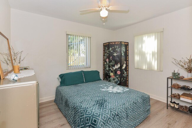 Building Photo - 727 Bunker Rd