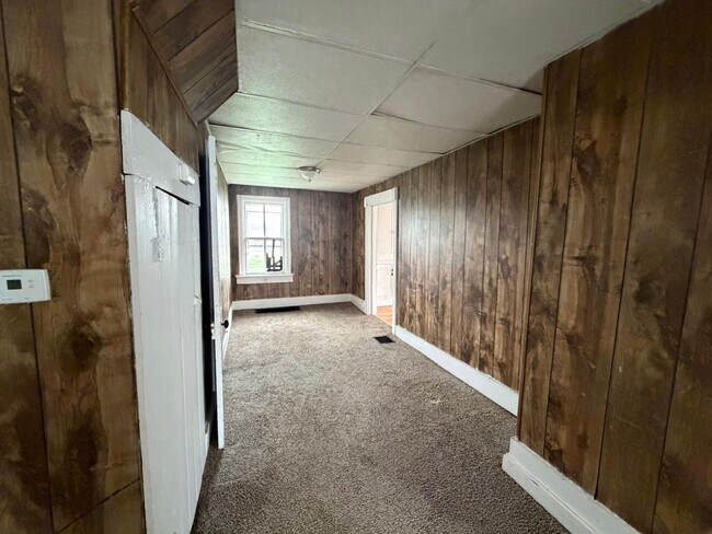 Building Photo - 405 New St