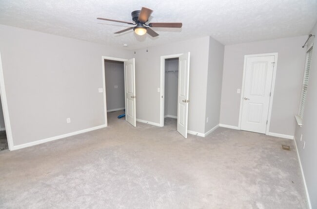 Building Photo - 2455 New Holland Cir