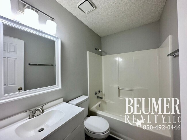 Building Photo - 3br/2ba minutes to NAS back gate
