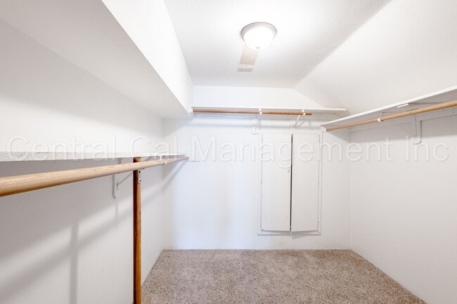 Building Photo - 3 Bedroom/2 Bath Home Near Panorama Bluffs and Garces High School - $2750 Per Month!