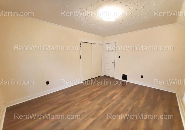 Building Photo - FOR RENT- Lovely 3 bedroom home on the Wes...