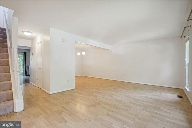 Building Photo - 9909 Hemlock Woods Ln